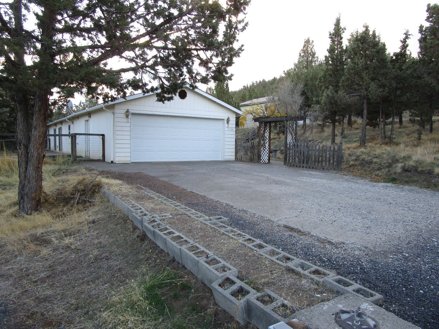 Prineville House: 7110 SE Teenie Road