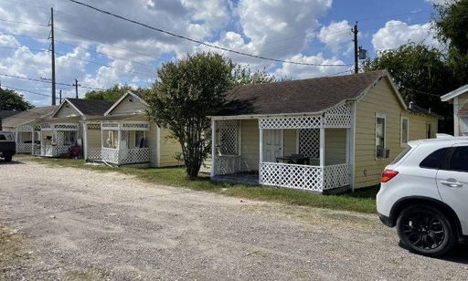 West Point Cottages apartments