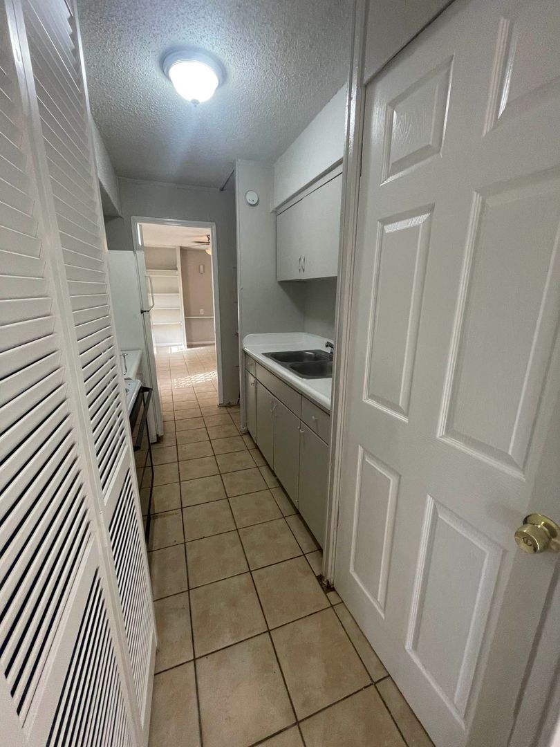 Corpus Christi Apartment: 725 Villa Drive