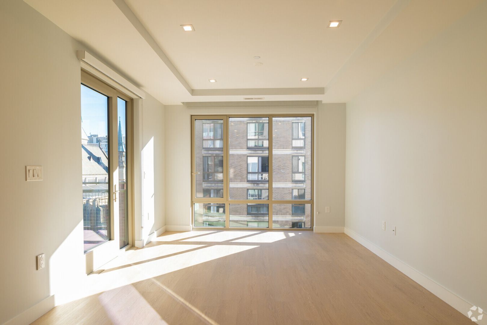 Washington Apartment: 1224 M St NW