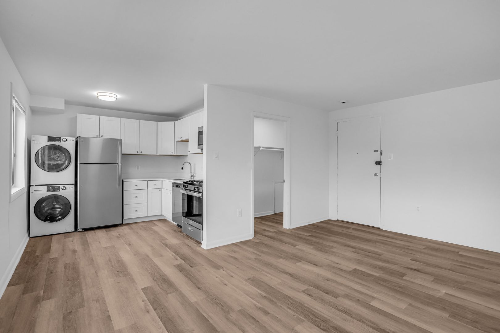Washington Apartment: 4465 MacArthur Blvd NW