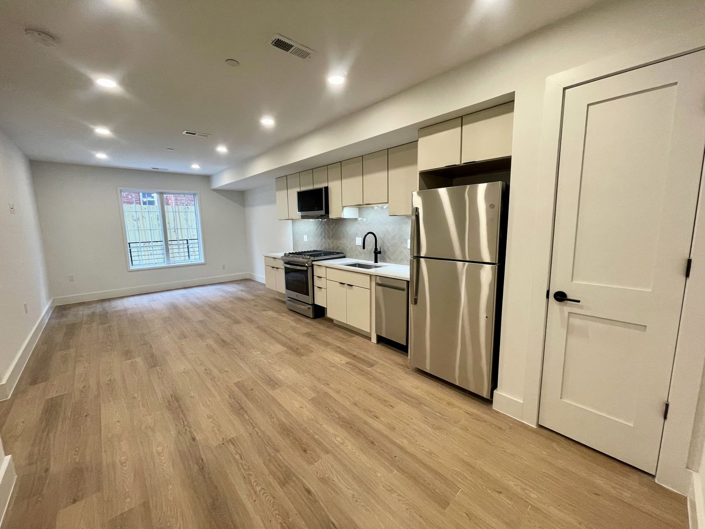 716 L St SE Unit 102