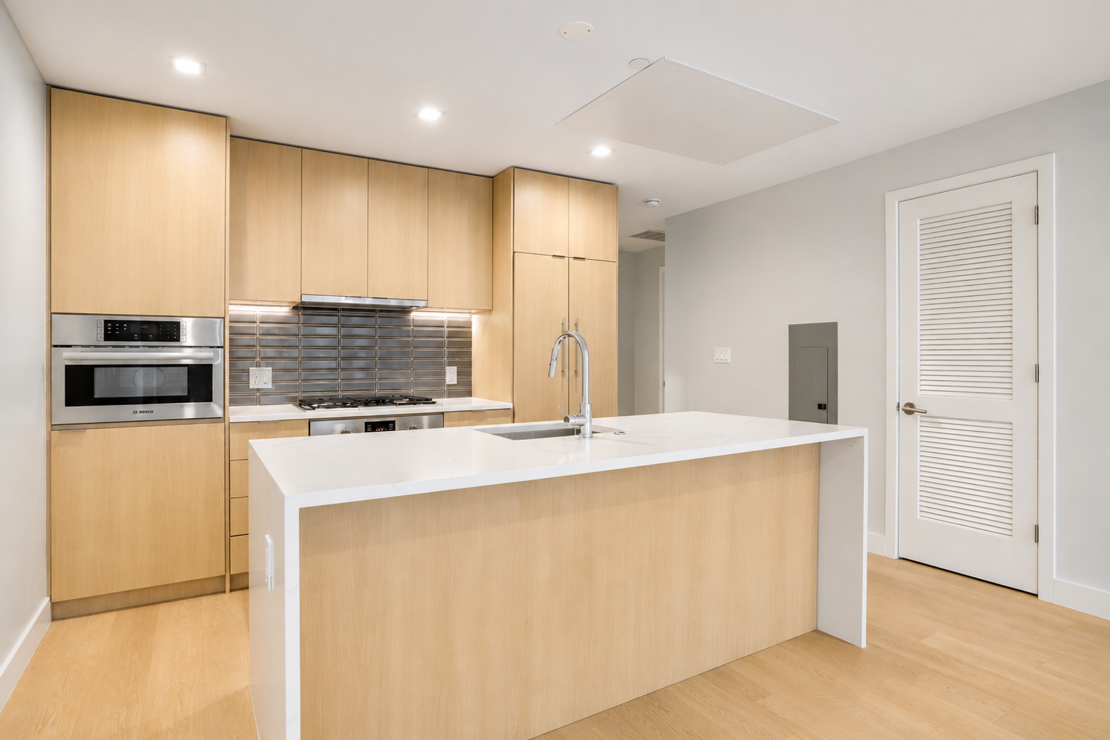 Washington Apartment: 1224 M St NW