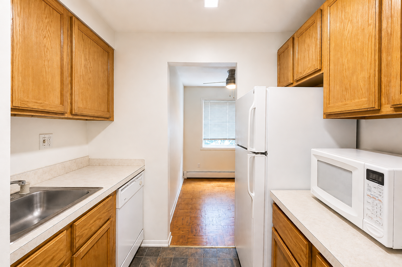 Washington Apartment: 4465 MacArthur Blvd NW