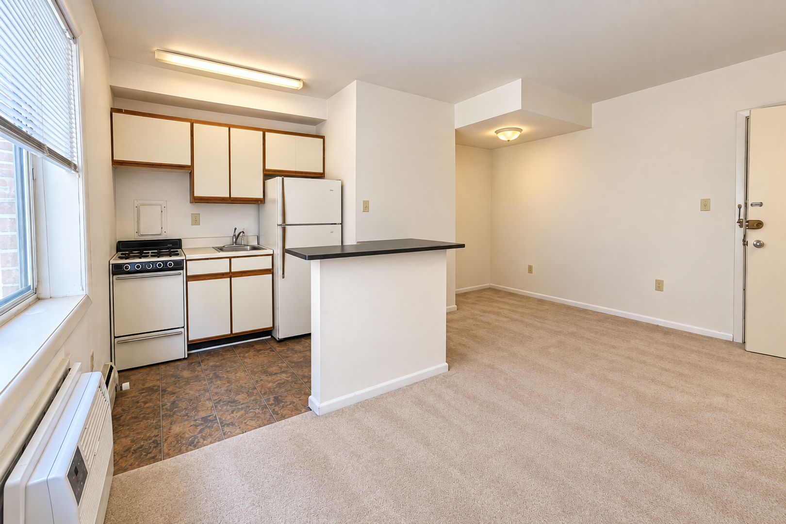 Washington Apartment: 4465 MacArthur Blvd NW