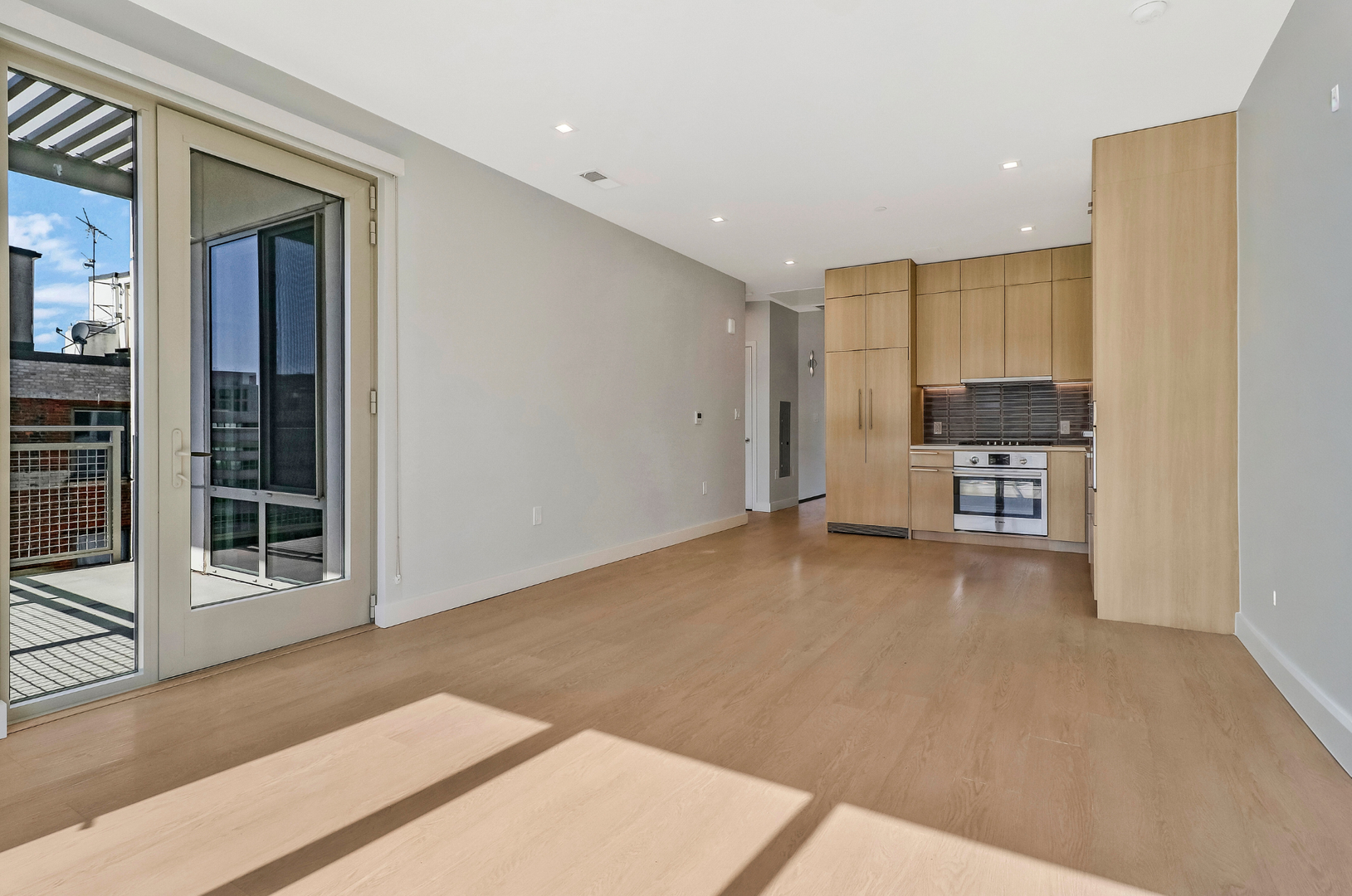 Washington Apartment: 1224 M St NW