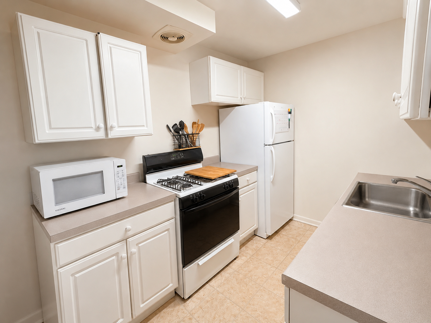 Washington Apartment: 4465 MacArthur Blvd NW