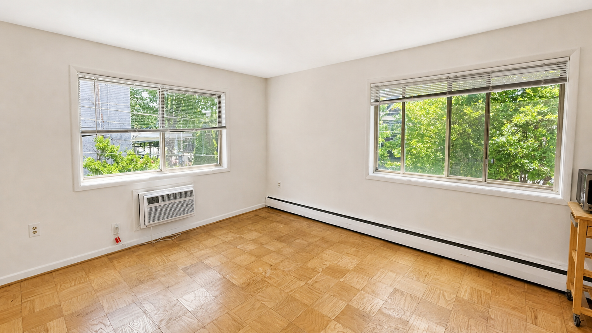 Washington Apartment: 4465 MacArthur Blvd NW