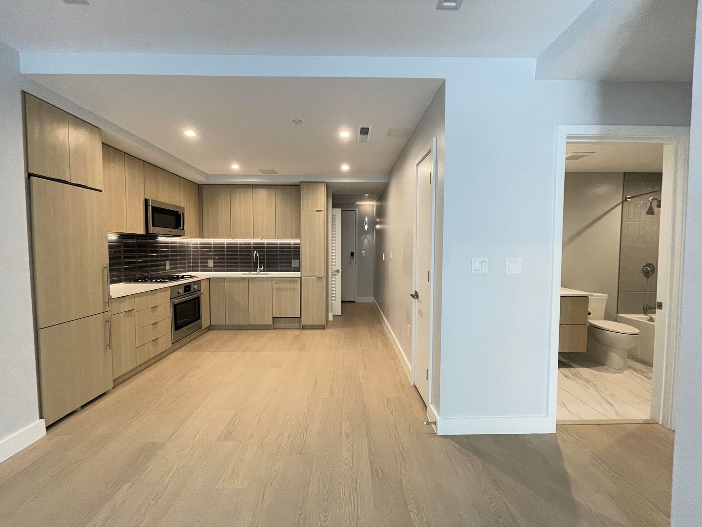 Washington Apartment: 1224 M St NW
