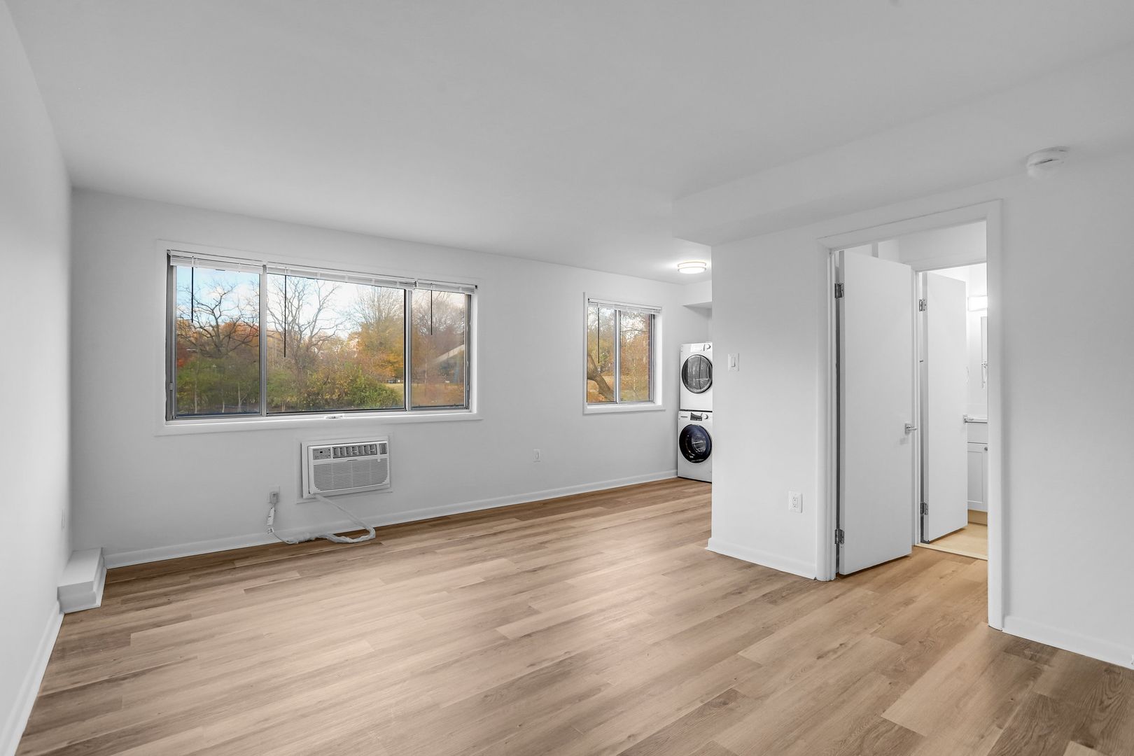 Washington Apartment: 4465 MacArthur Blvd NW