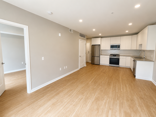 Define Glover - 1 Bedroom 1 Bath #317 – photo 1
