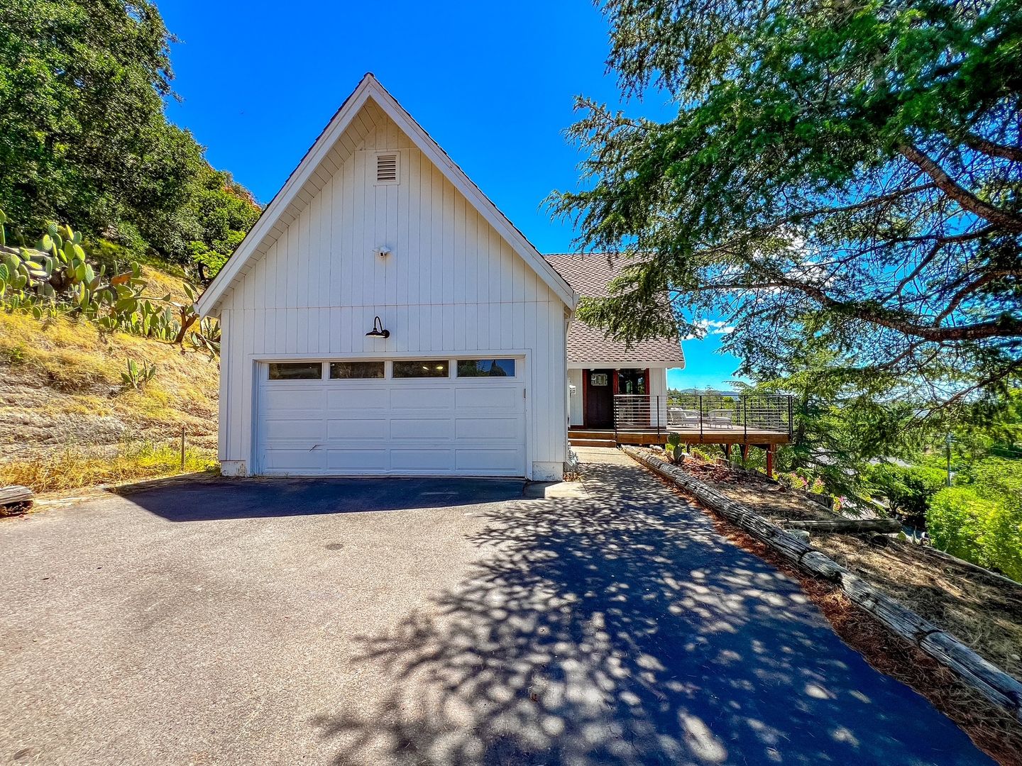 Napa House: 542 East Spring St.