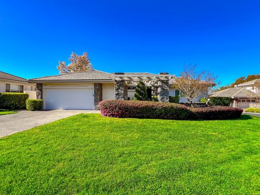 Luxury Living in one of Napa Valley's Most Prestigious Gated Commmunities – photo 1