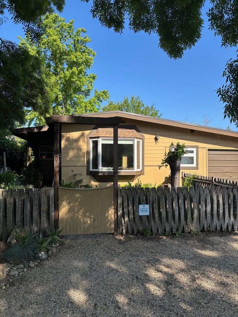 Calistoga House: 1607 Harley Street
