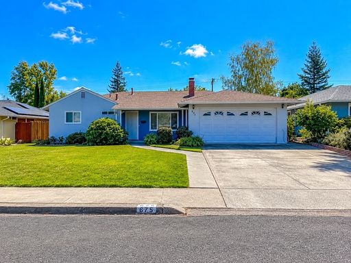 3-Bedroom Home on Large Lot with RV or Boat Parking – photo 1
