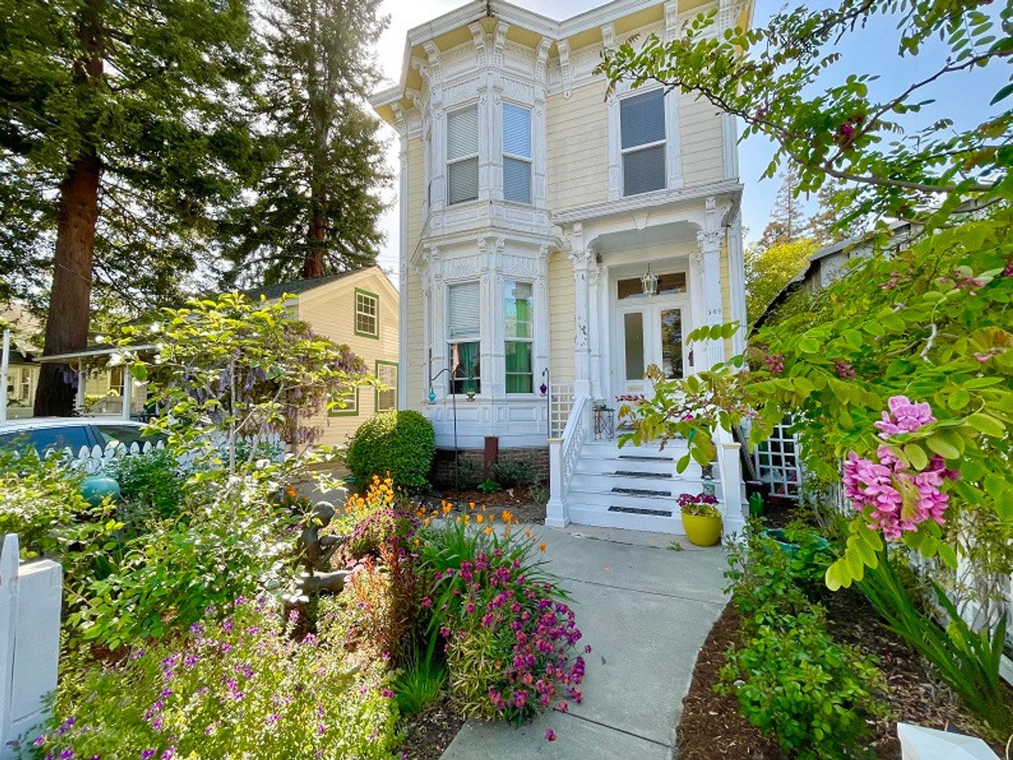 Brown Street #1-4, 549