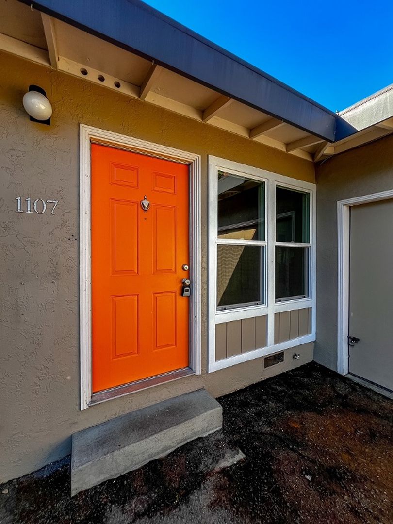 Napa Apartment: 1107 Vallejo Street