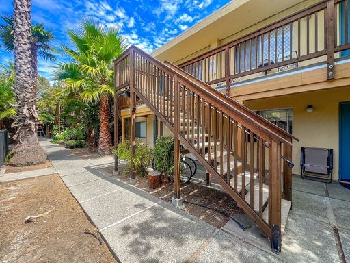 Two Bedroom Napa Apartment – photo 1