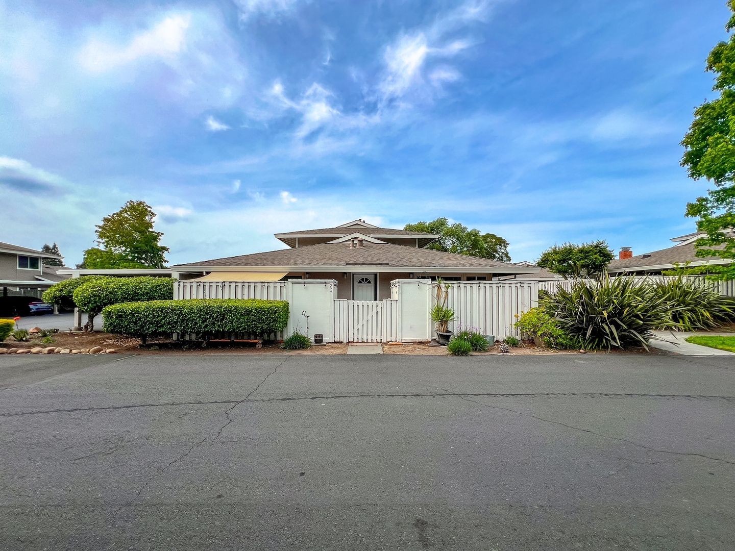 Napa House: 22 Belvedere Ct.