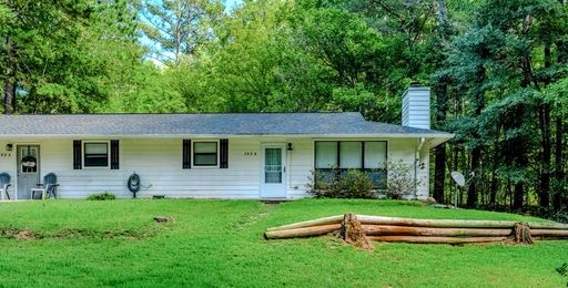 Move-In Ready Pet Friendly 2BR Duplex in Auburn, GA – photo 1