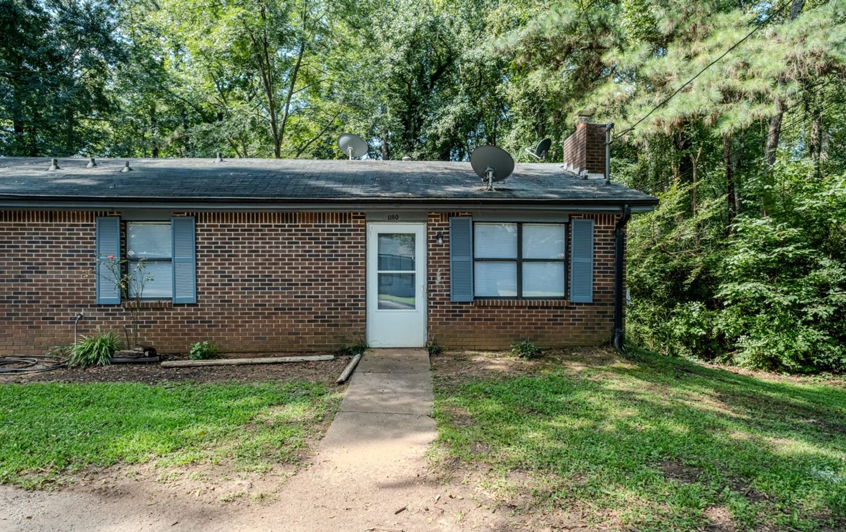 Athens House: 1180 Whit Davis Rd