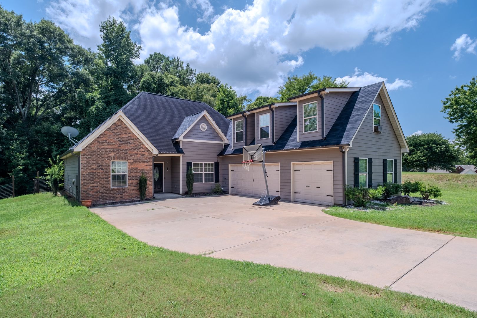 Jefferson House: 115 Cypress Pl