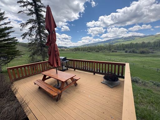 Old West Cabins; 2 Bedroom – photo 1