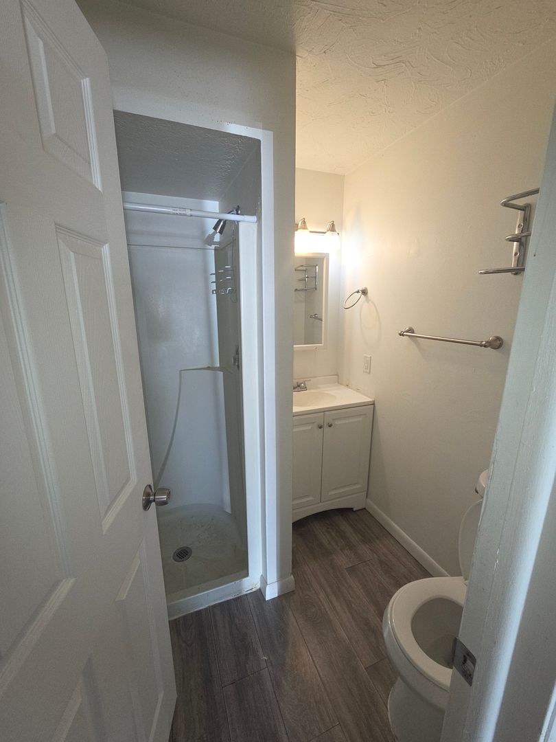 Alpine Apartment: 22, 26, 28 US Highway 89