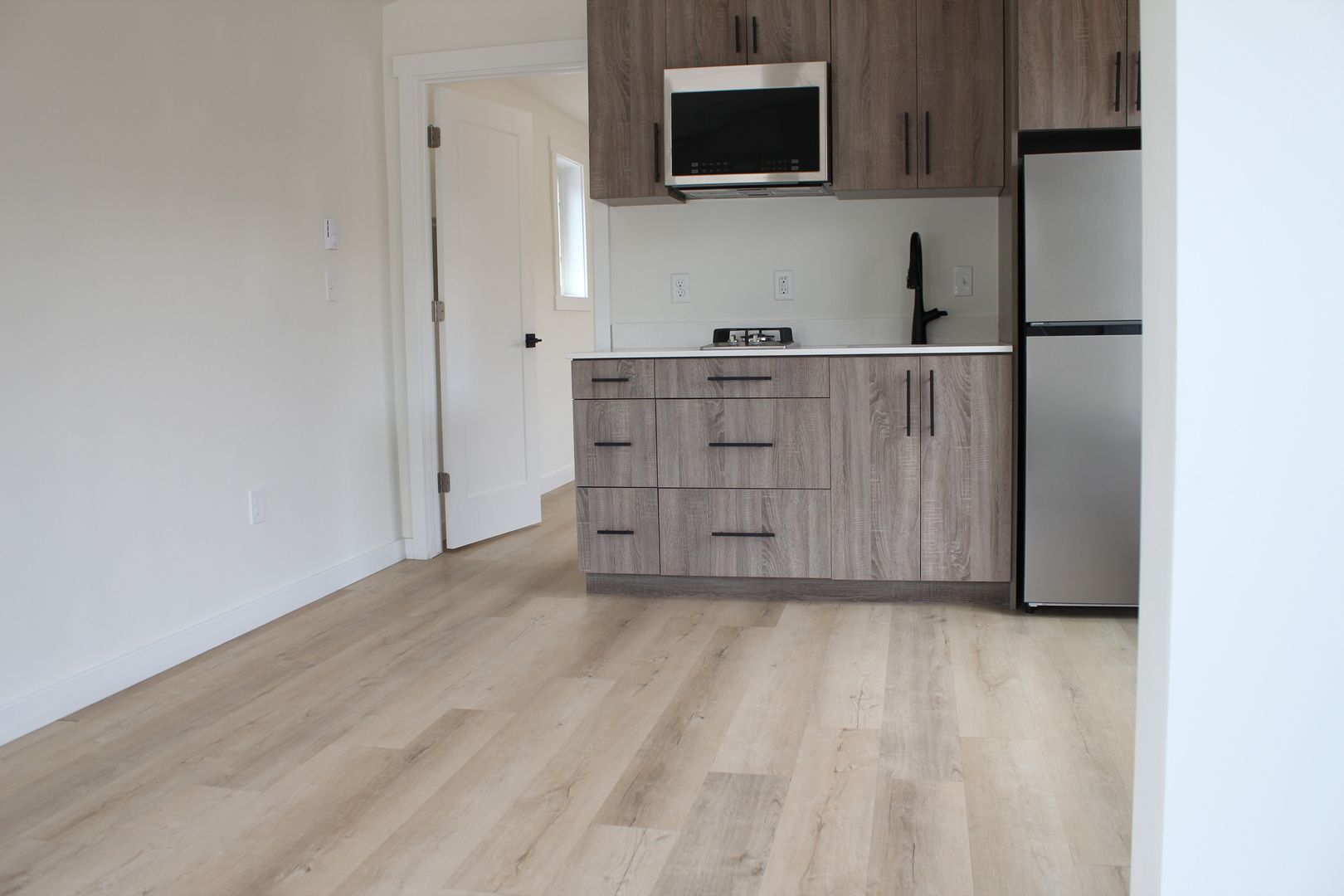 Jackson Apartment: 10755 S. Hwy 89