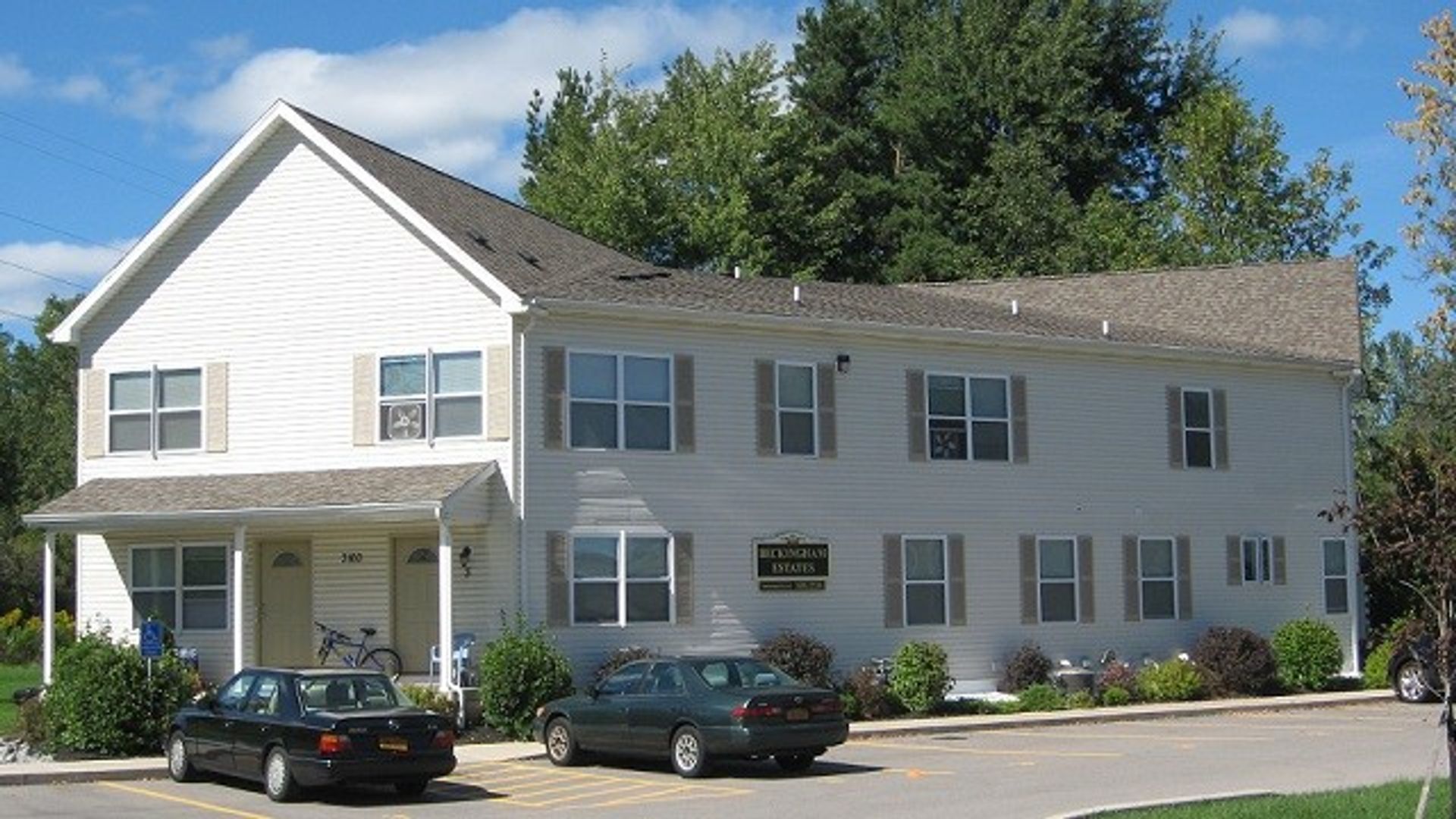 Getzville Apartment: 3160 Millersport Hwy