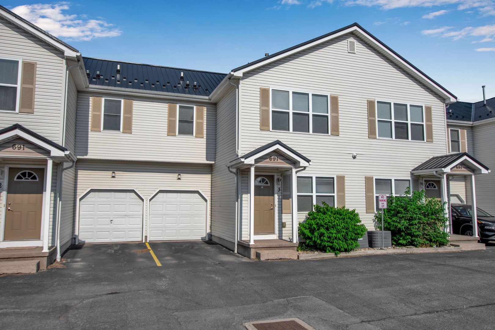 Amherst Apartment: 675-695 Skinnersville Rd.