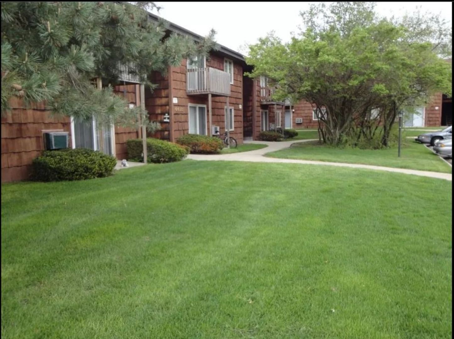 Rockford Apartment: 4418 EASTRIDGE DR