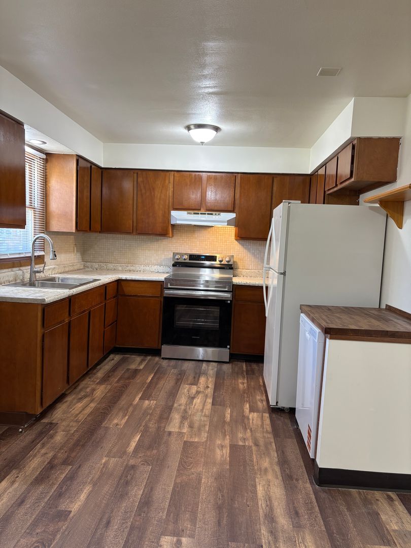 Loves Park Townhome: 205 RIVER LN