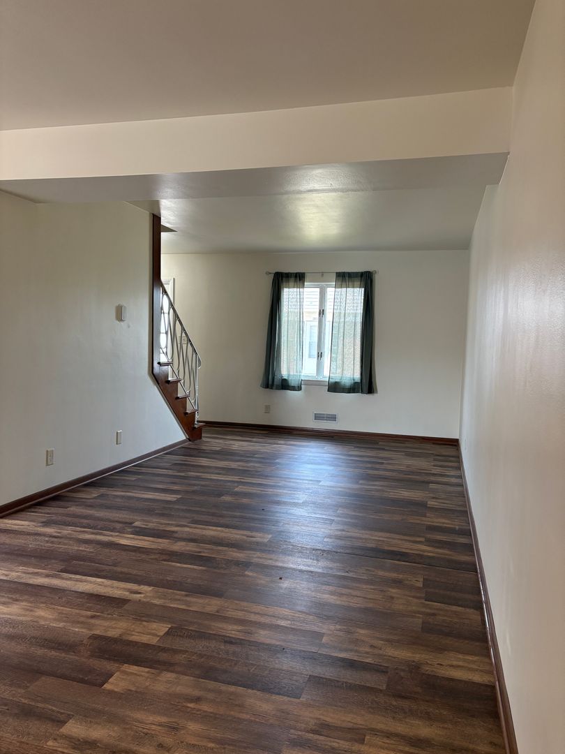 Rockford Townhome: 4401-4407 Eastridge Dr