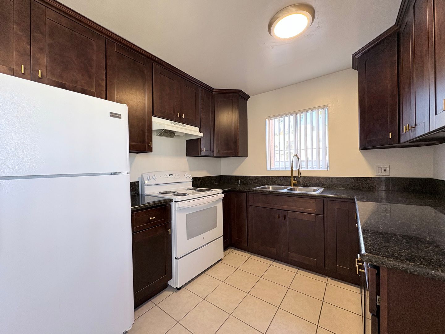 Los Angeles Apartment: 522 South Normandie Avenue