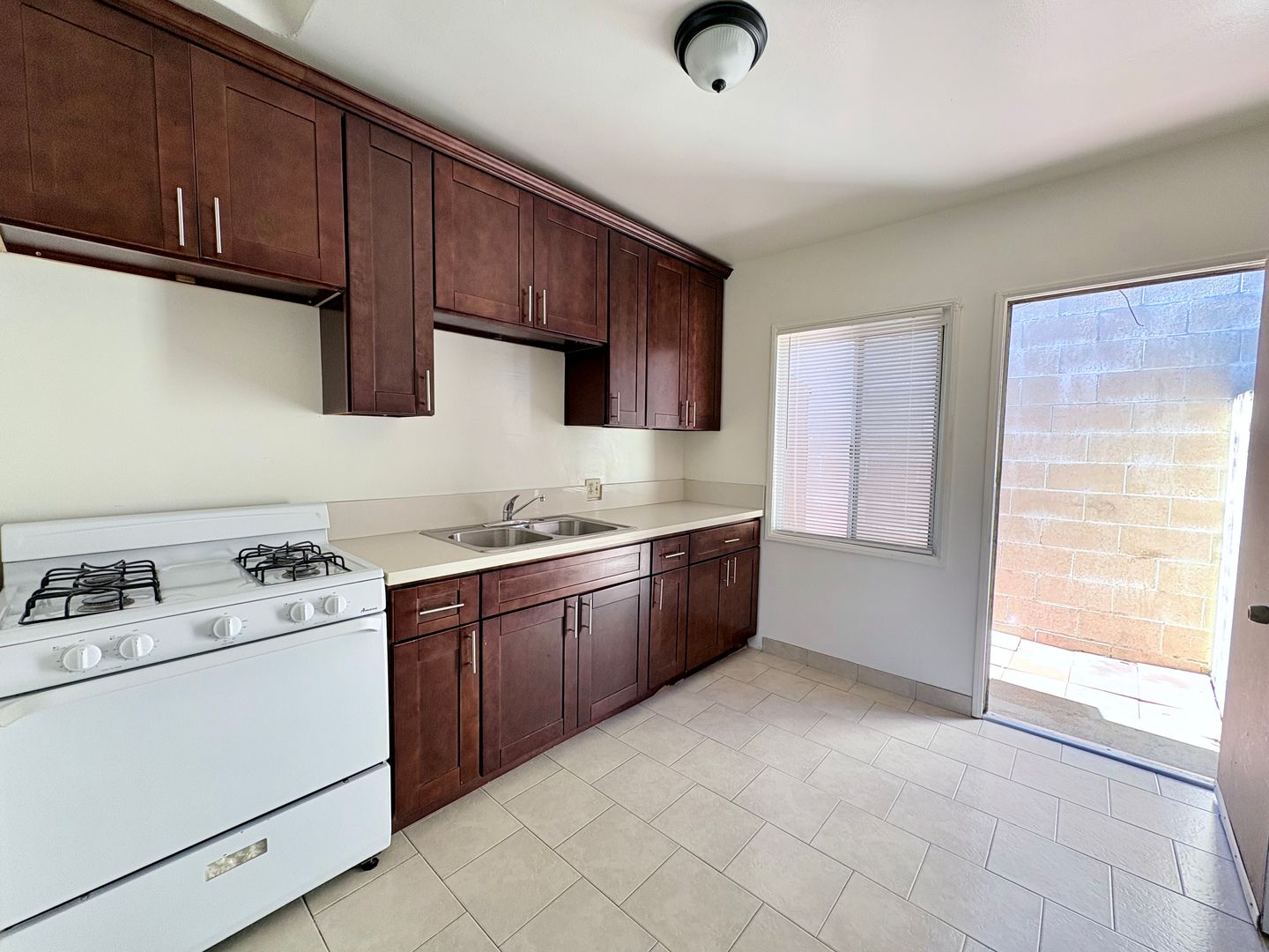 Lomita Apartment: 1800-1820 255th Street