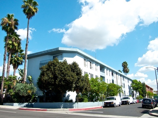Los Angeles Apartment: 8061 Romaine Street