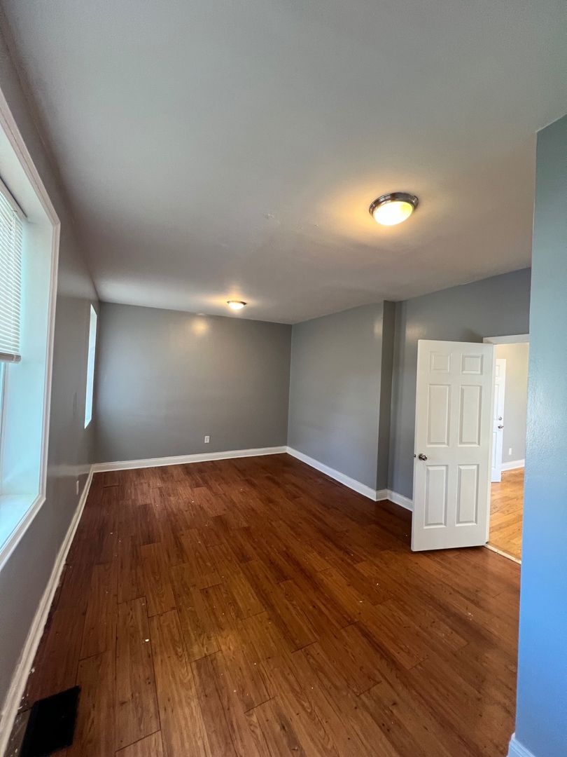 Chicago Apartment: 5621 S. Green St.