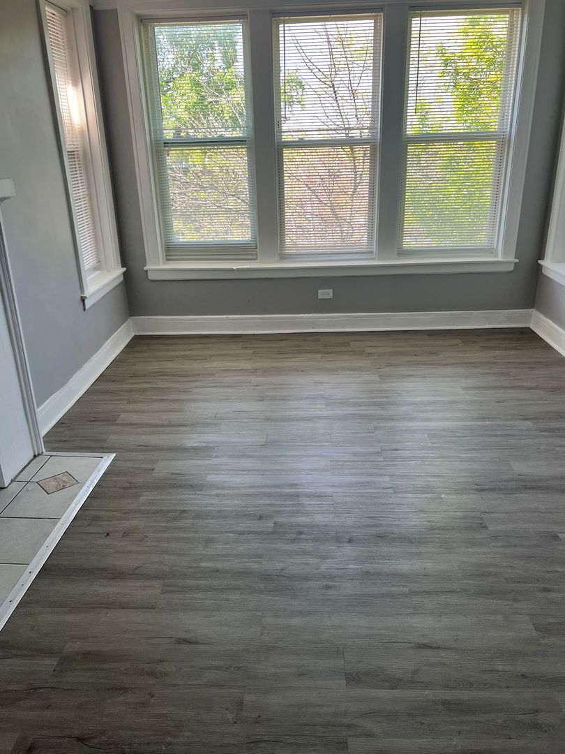 Chicago Apartment: 535 East 67th Street