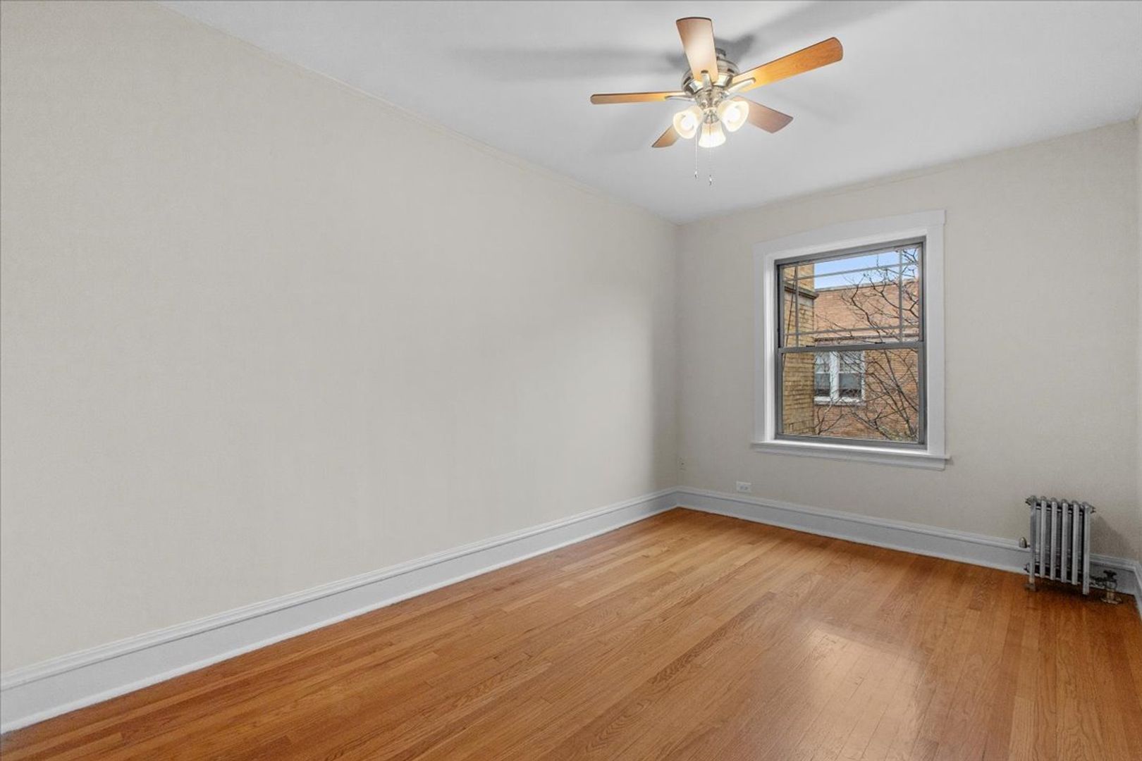 CHICAGO Apartment: 1725 W THORNDALE AVE APT 2A