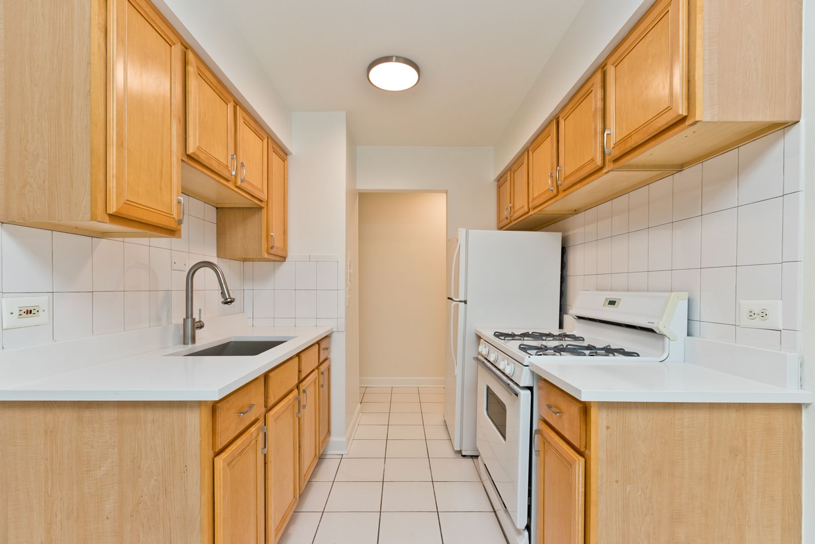 CHICAGO Apartment: 5423 N WINTHROP AVE