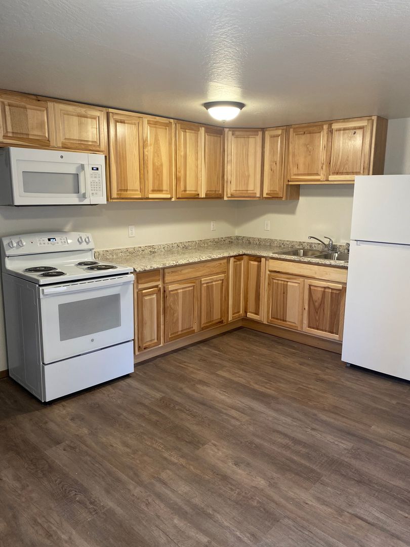 Cortez House: 402 N Chestnut St