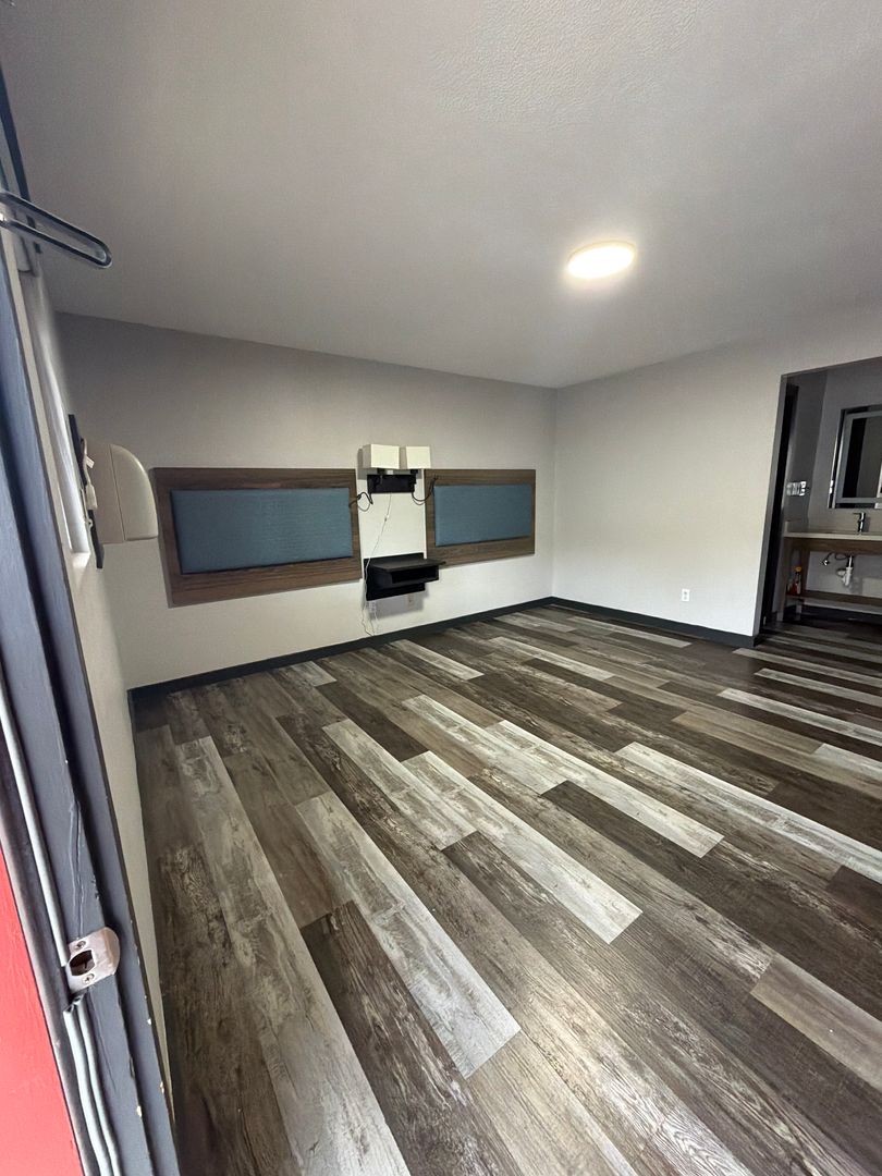Dolores Apartment: 701 Railroad Avenue