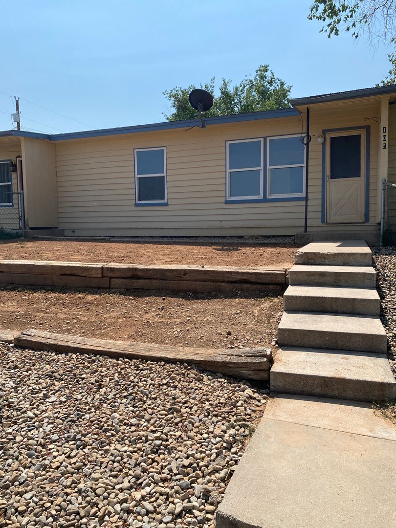 Cortez Apartment: 105 E. Downey