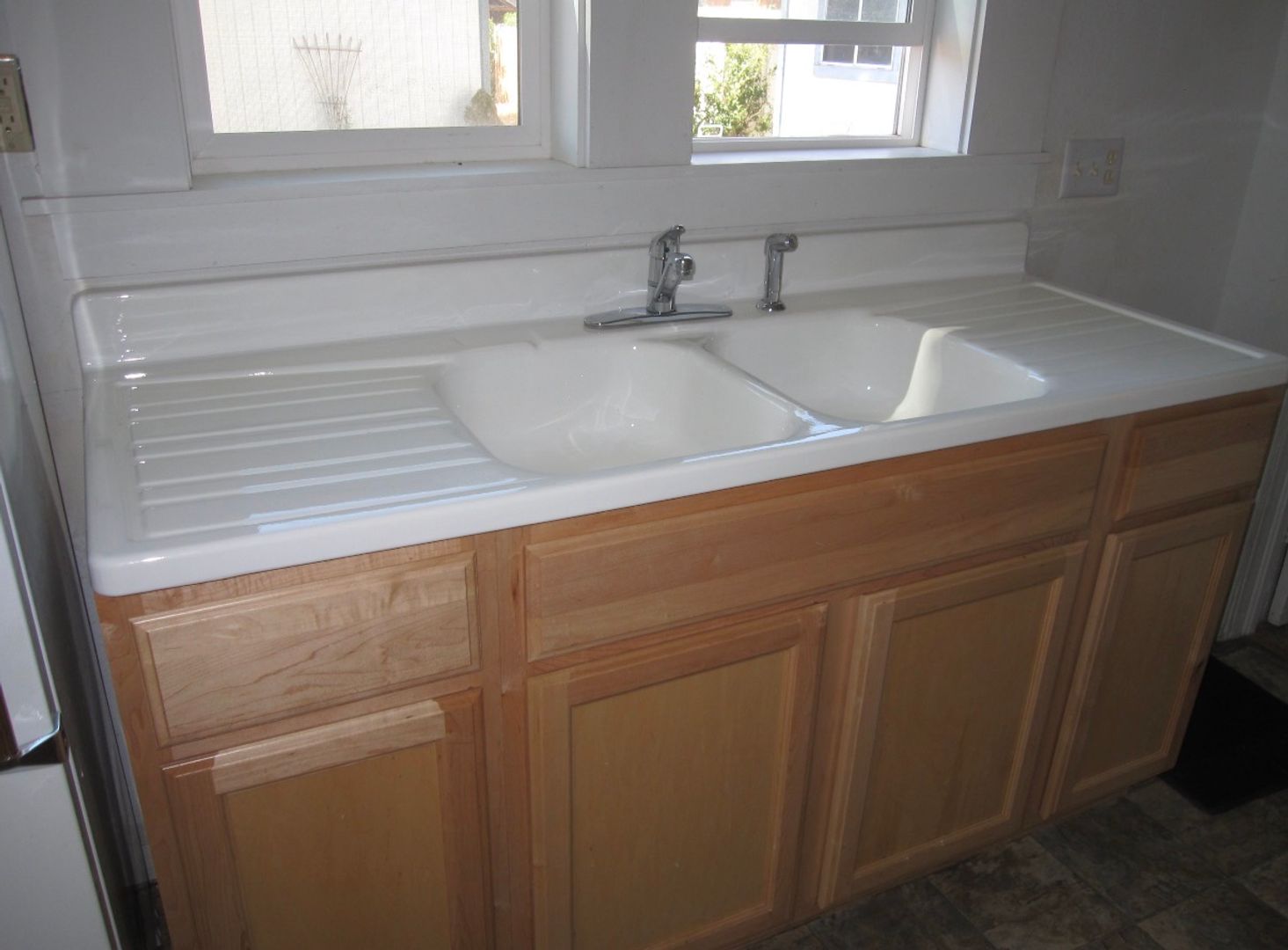 Cortez House: 425 E Arbecam Ave