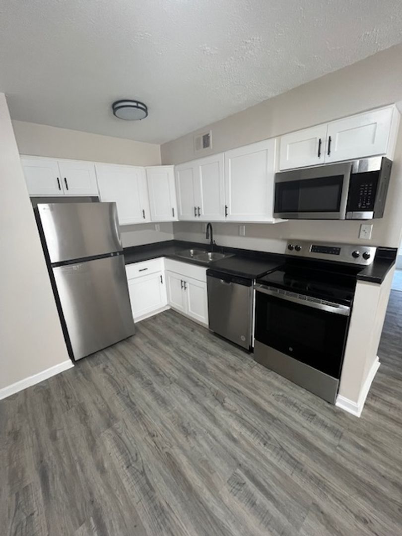 Louisville Apartment: 2601 Le Blanc Court