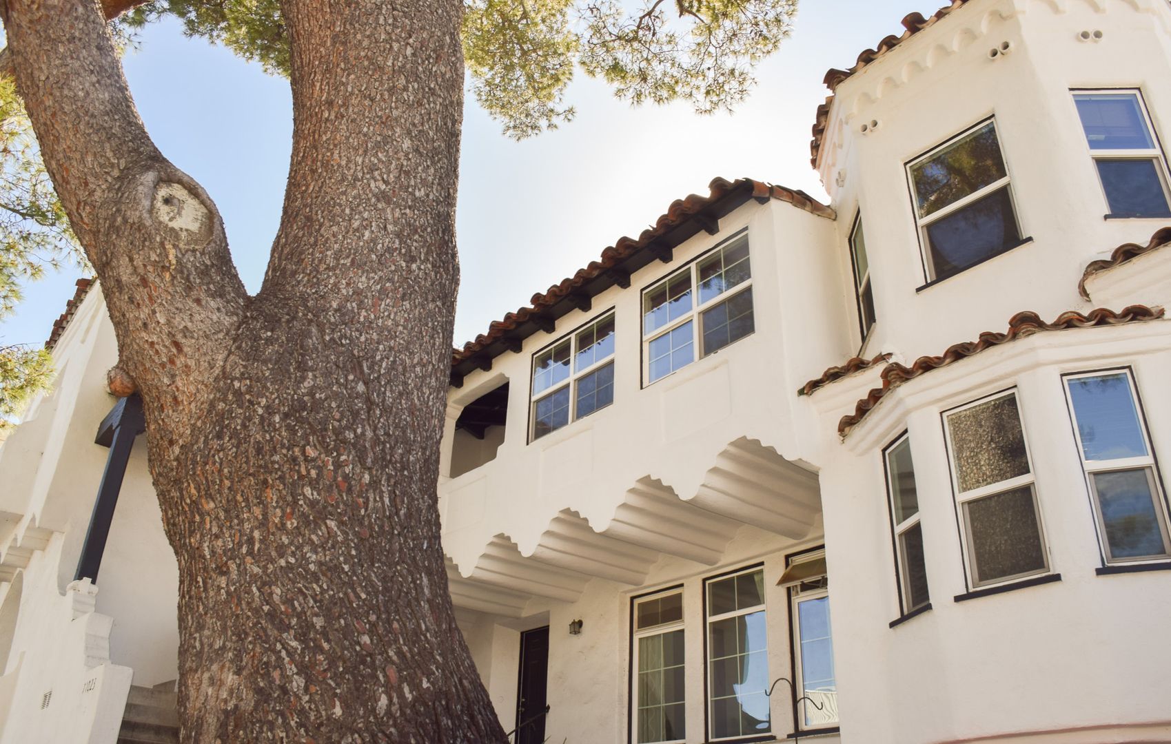 Los Angeles Apartment: 11023 Strathmore Dr