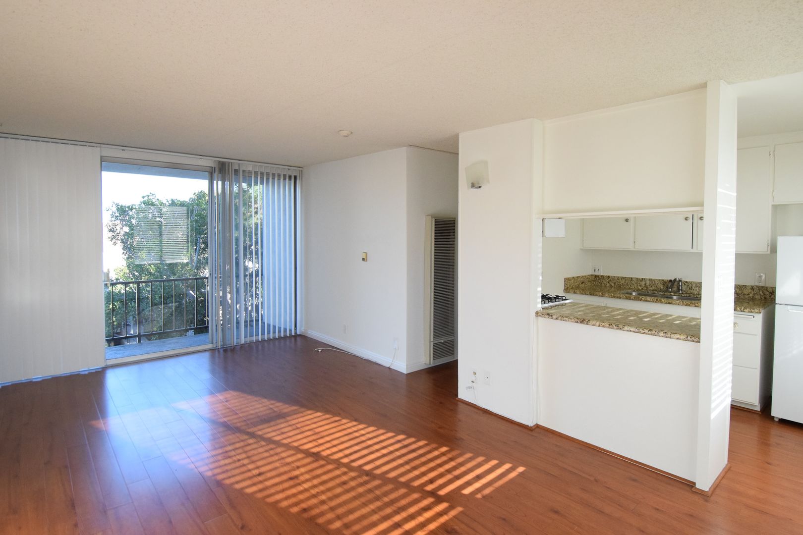 Santa Monica Apartment: 2643 Centinela Ave.