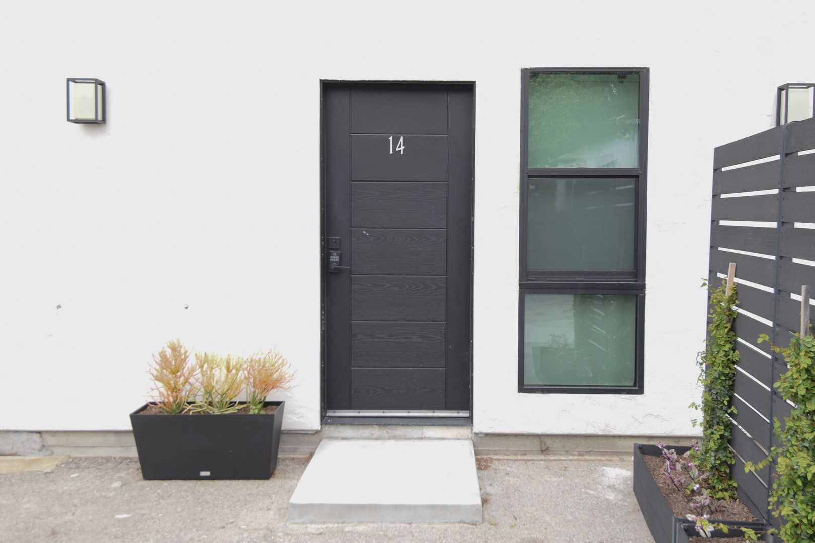 Santa Monica Apartment: 818 Grant St.