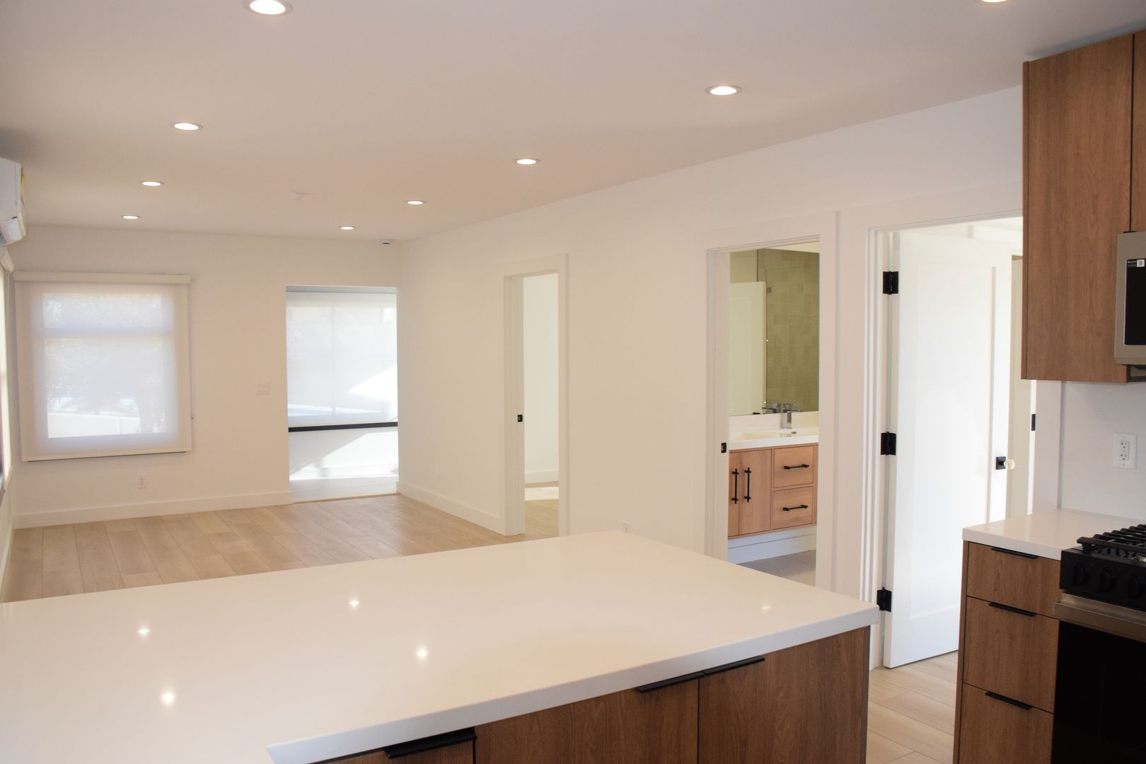 Santa Monica Apartment: 317 Ocean Park Blvd.